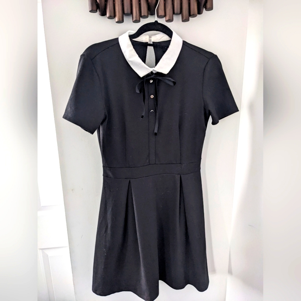 Women's Black Midi dress with white collar and bow - Size US M